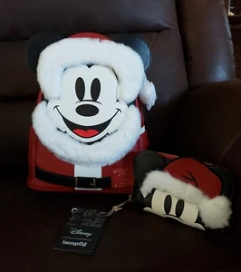 Disney Parks Santa Mickey Mouse Loungefly Mini Rucksack Tasche & Mickey Geldbörse - Bild 1 von 9