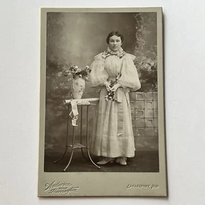 Antique Cabinet Card Photograph Beautiful Fashionable Young Woman Logansport IN - Picture 1 of 11