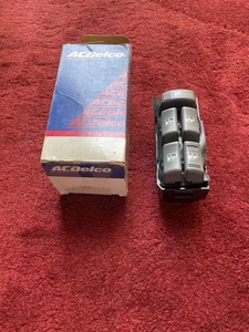 NOS 1995-2005 CHEVROLET GMC OLDS POWER WINDOW SWITCH 19244658 D6071 - Picture 1 of 5