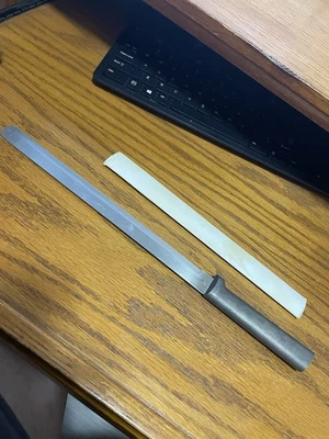 Cuchillo para pan Rada Cutlery de acero inoxidable de alto carbono hecho en EE. UU. de colección usado en excelente estado Foto 1 de 4