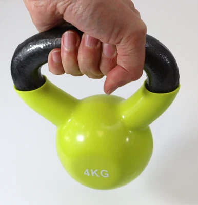 QMBASIC ODER BAUGLEICH Gusseisen 4 kg Kugelhantel Kettlebell Vinyl Schwunghantel Kugelgewicht Metall