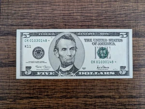 *STAR NOTES* 2001 $5 US Dollars Crisp GEM UNC Choice LOT-11 - Picture 1 of 2