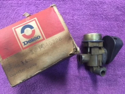 1973 1974 Chevrolet Pickup Truck C10 C20 454 ci NOS EGR Smog Air Diverter Valve - Image 1 of 4