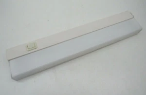 Accesorio de luz de cadena margarita debajo del gabinete DMF Lighting UC122 - Imagen 1 de 11