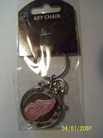DETROIT RED WINGS METAL KEY CHAIN Cover