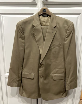 Jos A. Conjunto de chaqueta y pantalones de traje marrón tostado Bank para hombre talla 46L oficina de negocios Foto 1 de 4