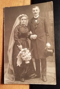 Hochzeit - Paar - Mann & Frau mit Schleier / Foto Atelier Schneider Aalen - Bild 1 von 1