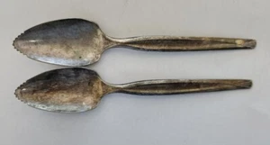 2 WM Rogers Lines Grapefruit Spoon Orange Citrus Fruit Silver Plate Serrated Tip - Picture 1 of 6