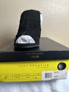 Very Volatile Los Angeles Wedge Black Fringe Leather Size 9 Sandals - Picture 1 of 6