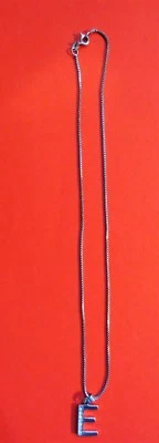 Collana in argento con ciondolo JB in argento e zirconi, ottimo stato - Immagine 1 di 2