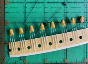 Capacitors Tantalum 299D226X0016DB6 Vishay 22uF 16v Radial 3 Leads 8pcs - Picture 1 of 3