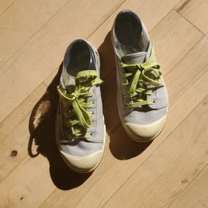 Keen Girl Gris Blanco Vulcanizado Talla 4 Zapatillas Zapatos - Imagen 1 de 12