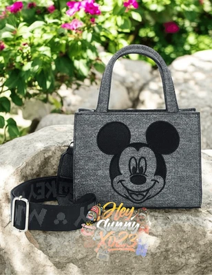 Bolso Bandolera Convertible Loungefly Disney Mickey Mouse Gris Denim Foto 1 de 4