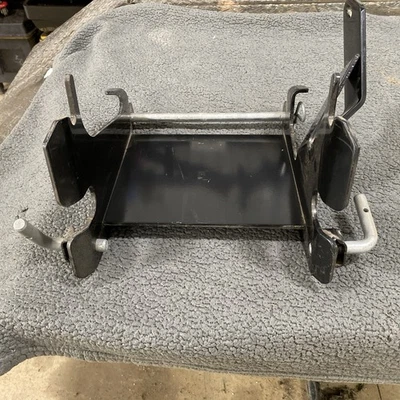 John Deere AM135848 Front Quick Hitch Mounting Bracket - Image 1 of 4