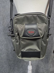 TUMI T2 Crossbody Bag Vintage y2k Travel Unisex Shoulder Pack Green - Picture 1 of 15