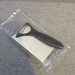 Pampered Chef Julienne Schäler mit Klingenabdeckung #1073 Neu Versiegelt Nicht mehr im Handel erhältlich - Bild 1 von 3