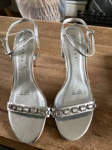 Size Uk7 Silver Jewelled Debut Strappy Occasion Shoes - Picture 1 of 6