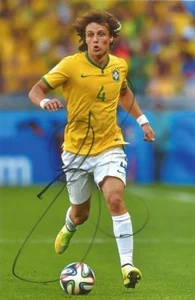 BRASILIEN, ARSENAL & CHELSEA: DAVID LUIZ SIGNED 6x4 ACTION PHOTO+COA **PROOF** - Bild 1 von 2