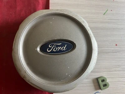 #B  2001 - 2005 Ford Explorer Sport Trac OEM Center Cap P/N 1L54-1a096-ac - Image 1 of 4