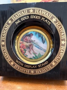 HAWAII 24K GOLDRAND SOUVENIRTELLER ~ hat Ständer ~ IOB ~ 6"d ~ - Bild 1 von 5