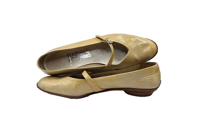 SALVATORE FERRAGAMO Mary Jane Skimmer Planos Talla Charol crema 7,5 B ITALIA Foto 1 de 4