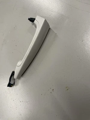 Оригинальная ручка передней водительской двери 06–13 BMW E90 E92 335 M3 белая 300 - Изображение 1 из 4