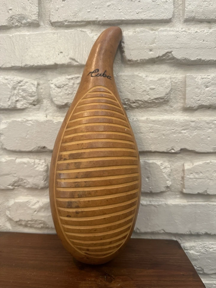 güiro, Cuba, instrumento de percusión tradicional latinoamericano Foto 1 de 4