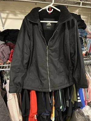 Women’s Zeroxposur Zip Up Jacket Size XL. - Image 1 of 4