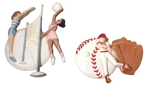 Set sportivo vintage Burwood bambina decorazione da appendere al muro baseball e pallavolo - Foto 1 di 17
