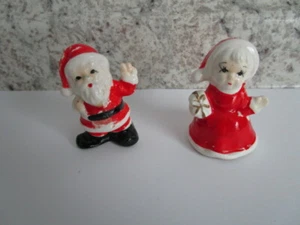Vintage Santa Mrs. Claus Salt Pepper Shakers 2.5" tall Christmas Tableware - Picture 1 of 4