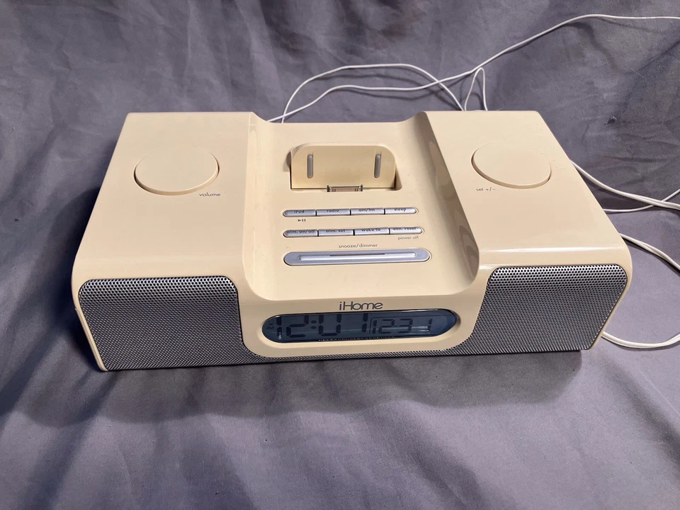 iHome iH5r iPod Dock Alarm Clock Radio in Original Box w/Accessories Used/Tested - Image 1 of 4