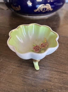 fluted and footed ceramic salt cellar, perfect ring catcher - Imagen 1 de 4