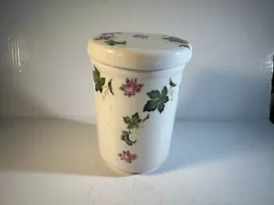 Vintage 4,0" Keramik weiß Schmuckdose mit Deckel. Blumenmuster. Keine Chips. - Bild 1 von 5