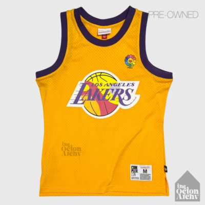 Camiseta deportiva amarilla de baloncesto Takashi Murakami x Mitchell Ness LA Lakers 2019 compleja Foto 1 de 4