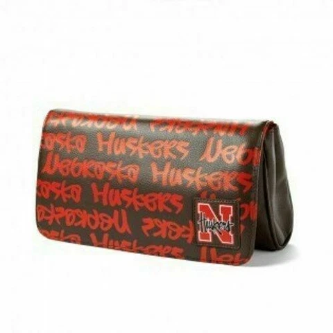 NEW! NEBRASKA HUSKERS CORNHUSKERS GRAFFITI CLUTCH PURSE LICENSED Cover