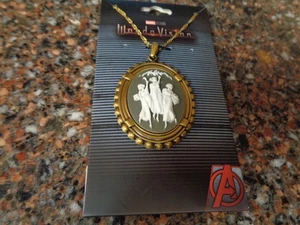 Marvel WandaVision Agatha All Along Camafeo Colgante Collar Tono Dorado Réplica Nuevo con Etiquetas - Imagen 1 de 9