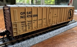 Micro-Trains N Scale #08100062 51’ Rib Side Mech Reefer Great Northern 8911 NY - Picture 1 of 8