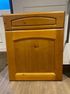 SOLID PINE KITCHEN DOOR 600 x 560mm + 600 X 160 DRAWER FRONT STOCK DF920 - Picture 1 of 4