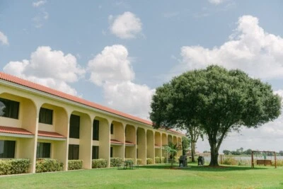 Harder Hall Lakeside Villas~FL~Estudio/Duermen 4~7Nts JUN/JUL/AGOSTO 2026 Foto 1 de 4