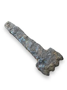 Antiguo instrumento de hierro de los vikingos celtas - Imagen 1 de 7
