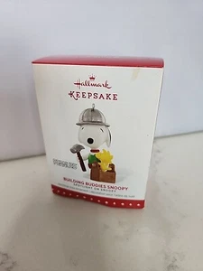 Hallmark Keepsake Peanuts Building Buddies Snoopy Christmas Ornament 2015 - Picture 1 of 5