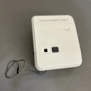 Chamberlain MyQ Remote Plug-in Lamp Control Model 1901 PILCEV - Picture 1 of 7