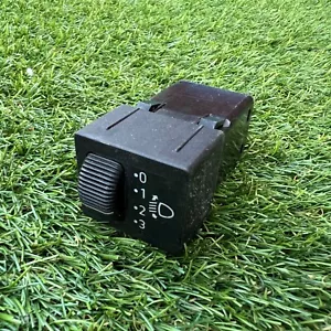 Used Genuine SAAB Classic 900 90-93MY Headlamp Level Adjustment Switch 4063152 - Picture 1 of 2
