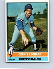 VINTAGE BASEBALL CARD TOPPS 1976 KANSAS CITY ROYALS DENNIS LEONARD  NO54