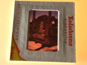 T1-68 VINTAGE PHOTO SLIDES - FOREIGN MONUMENT - KODAK KODACHROME TRANSPARENCY - Picture 1 of 3
