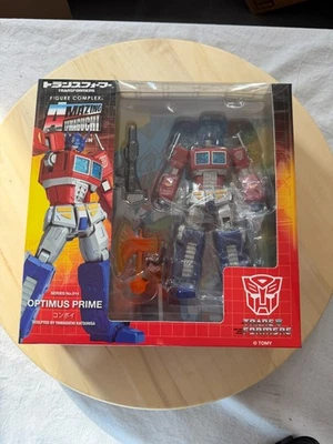 AMAZING YAMAGUCHI Optimus Prime Transformers Action Figure Revoltech Kaiyodo - Image 1 of 4