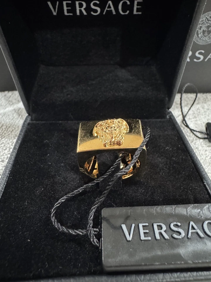 Anillo Versace Chapado en Oro Latón Logo Medusa Talla 6   Foto 1 de 4