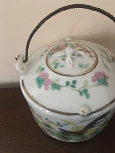 Antigua tetera china de porcelana pintada a mano con pájaro y decoración floral **tal cual - Imagen 1 de 11
