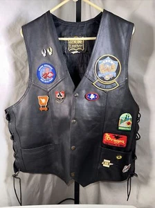 Authentische Bikerweste aus Leder mit GWRRA Pins Patches Seiten zum Binden. - Bild 1 von 13
