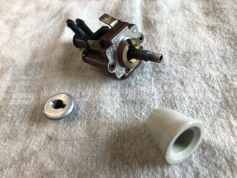 Interruptor de lavadora de parabrisas OEM alemán SWF VW Volkswagen Bug Beetle Ghia años 60 1 Foto 1 de 4